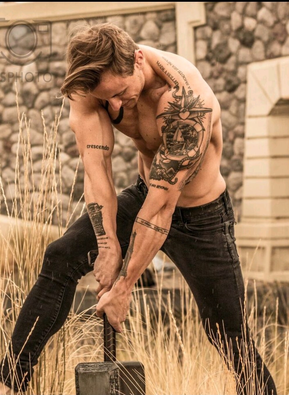 fit author wielding Thor's Hammer
